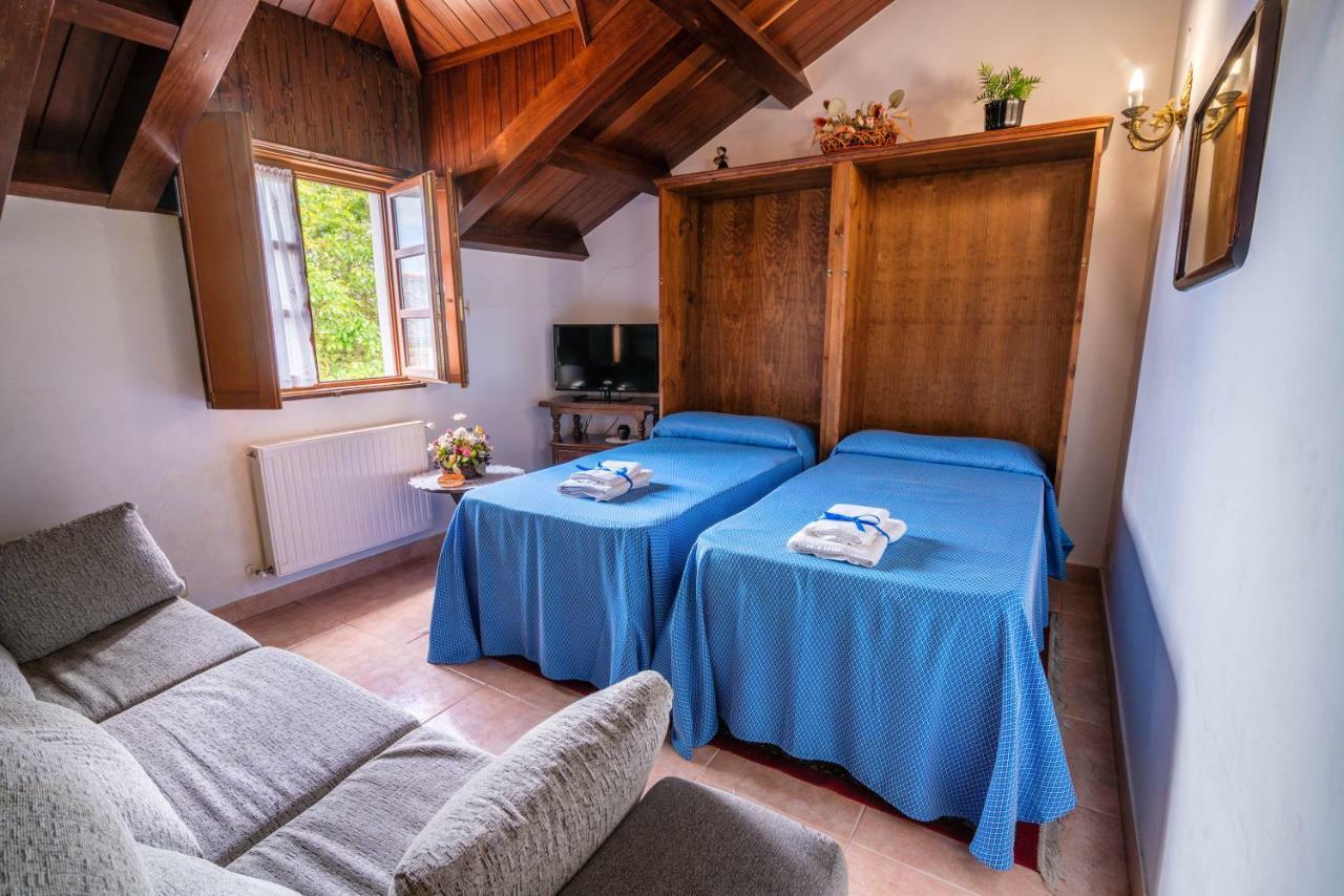 Apartamentos Rurales El Ferreiron Castropol Esterno foto