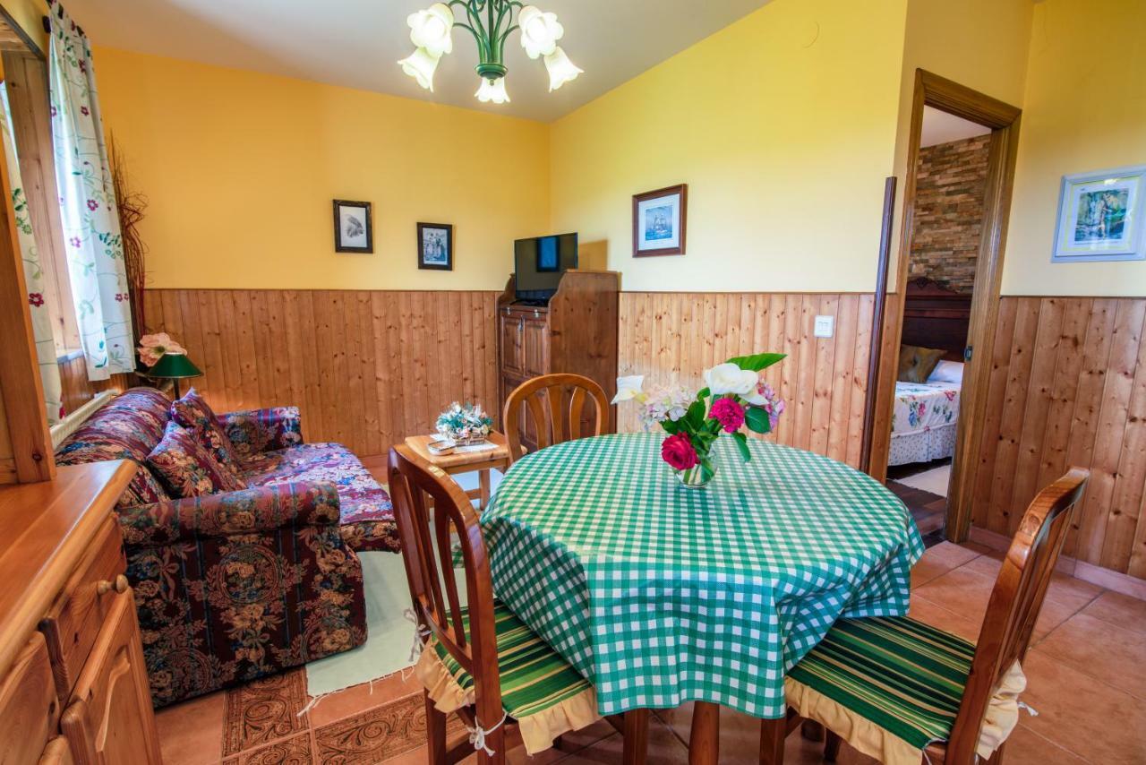 Apartamentos Rurales El Ferreiron Castropol Esterno foto