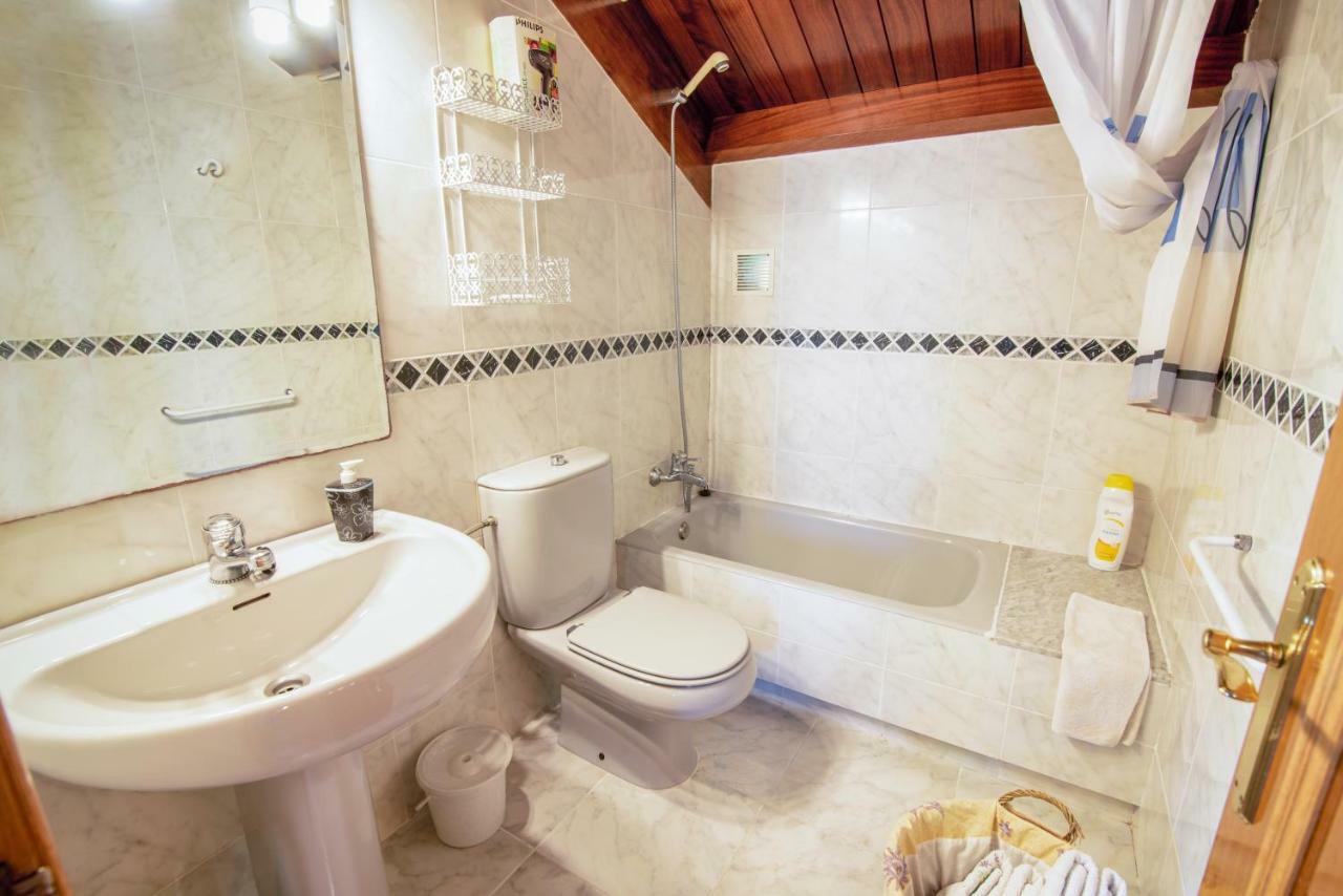 Apartamentos Rurales El Ferreiron Castropol Esterno foto