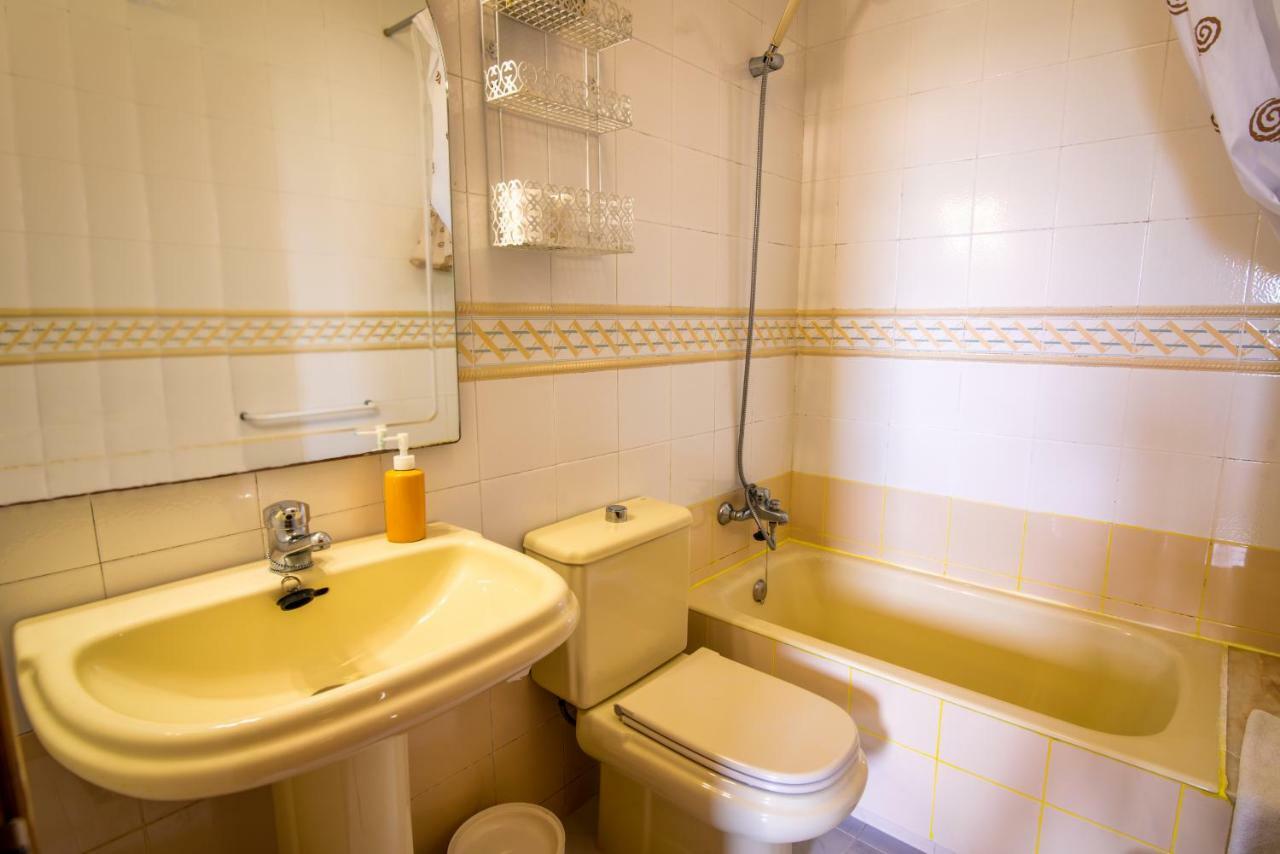 Apartamentos Rurales El Ferreiron Castropol Esterno foto
