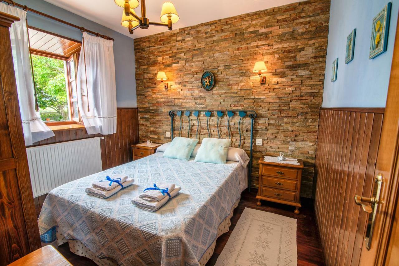 Apartamentos Rurales El Ferreiron Castropol Esterno foto